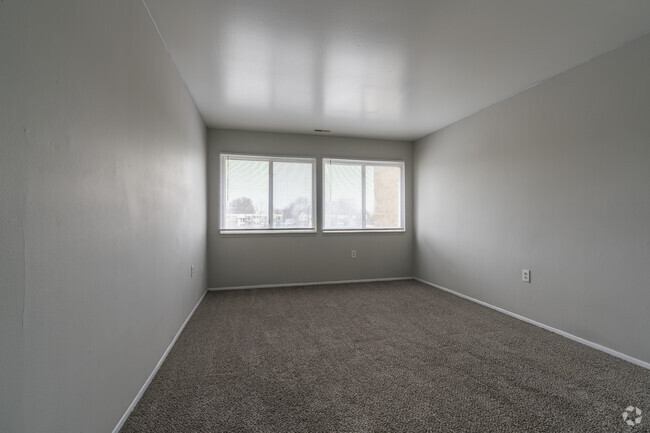 2BR, 1BA - 850SF - Bedroom 2