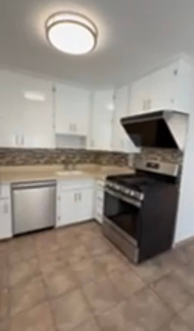 Photo - 23-37-37 120th St