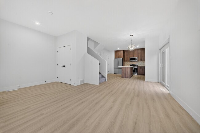 Photo - 8827-8122 122 Ave NW Unit 4