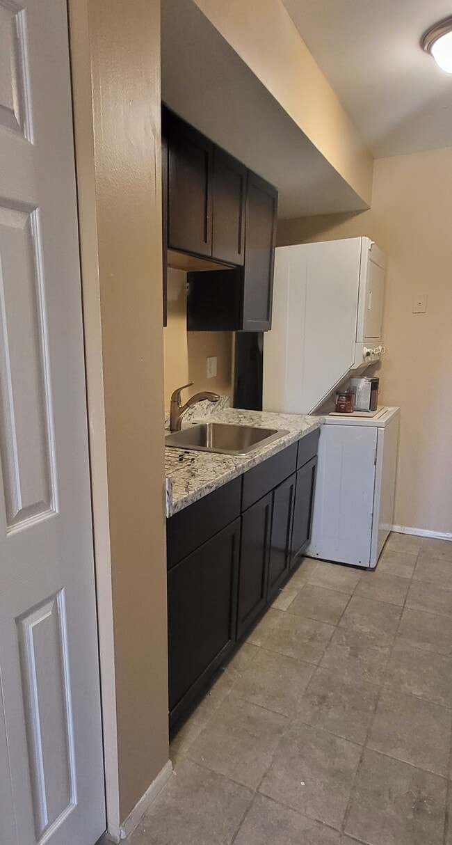 Photo - 1701 Fountain Rock Way