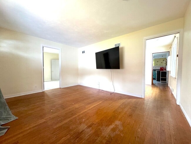 Photo - 2 Bed 1 Bath in WEBSTER GROVES w/ Fenced Yard