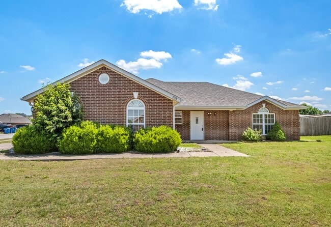 3 Bed, 2 Bath Home Near Osage Park & Walma... - 3 Bed, 2 Bath Home Near Osage Park & Walma...