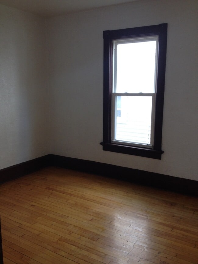 Photo - 3167-69 N. Holton St. Unidad 3167