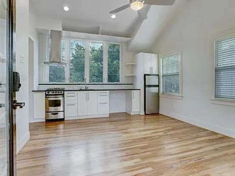 Photo - 4518 Red River St