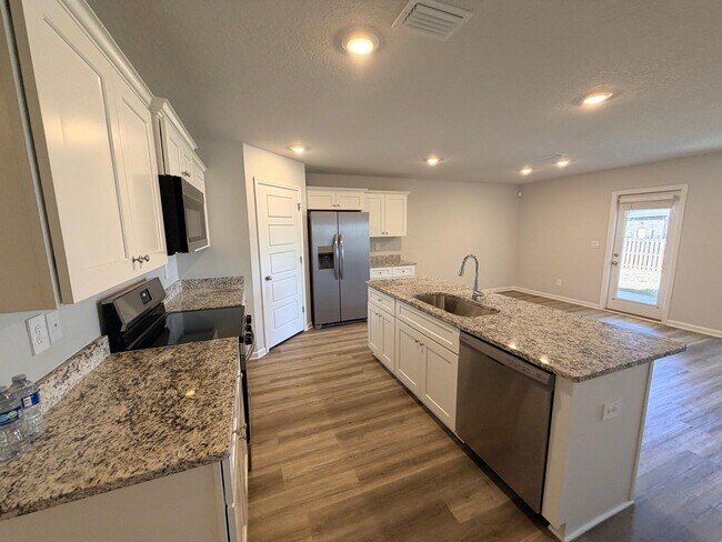 Photo - 10394 Lowell St E