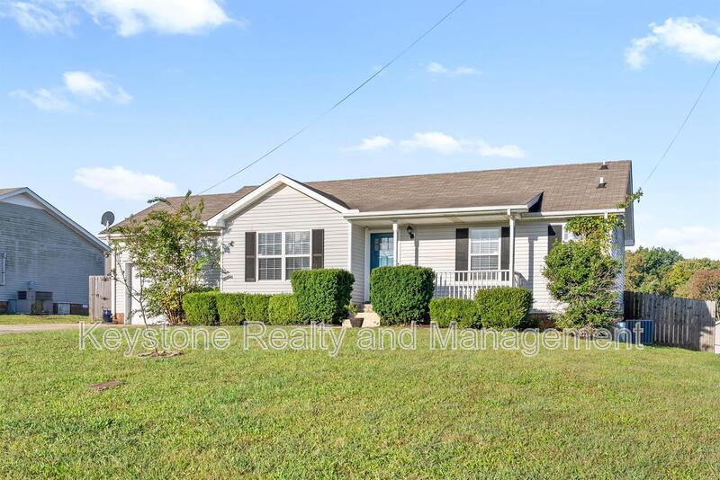 Photo - 1324 Burchett Dr