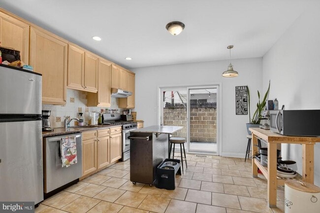 Photo - 1202 Gerritt St