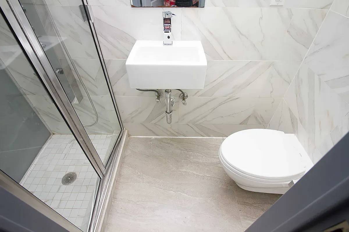 Photo - 1133 Rhinelander Ave Unit 4