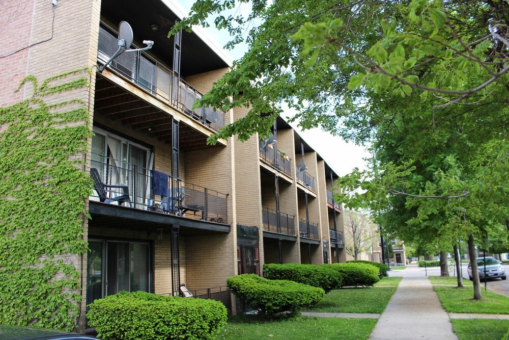 2258 W 35th St - 2258 W 35th St Apartments