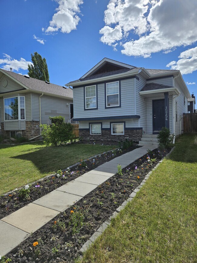 Photo - 15754 Everstone Rd SW