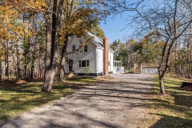Building Photo - 411 River Rd Rental
