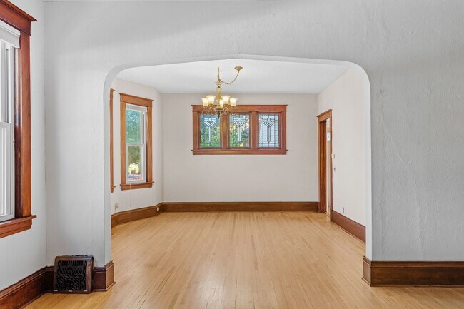 1625 Selby Avenue