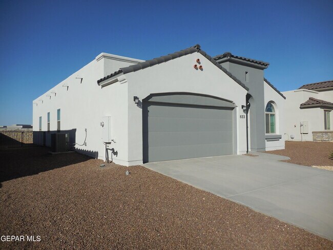 833 Paseo Dulce Ave