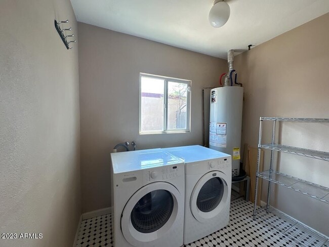 Photo - 1501 E Palm Ln