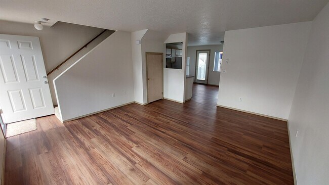 Photo - 160 N 7th St