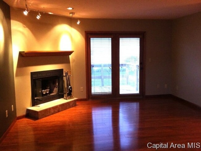 Photo - 2 Bed / 2 bath, Quiet, Westside Duplex for $1500.00 month. $1500 deposit required.