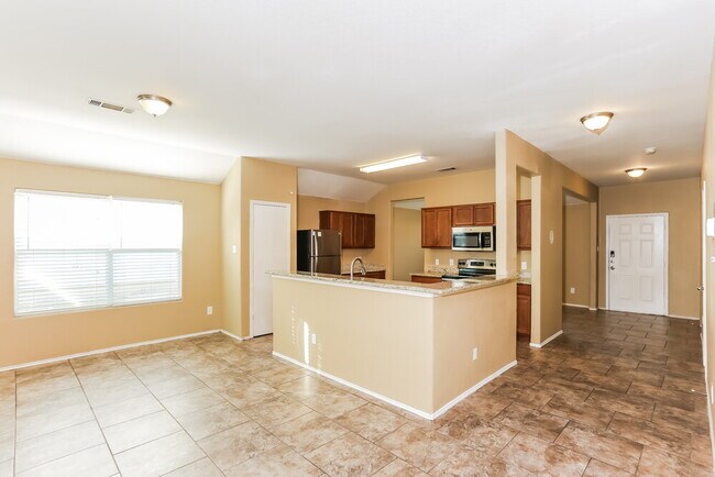 Photo - 144 Triumph Rd