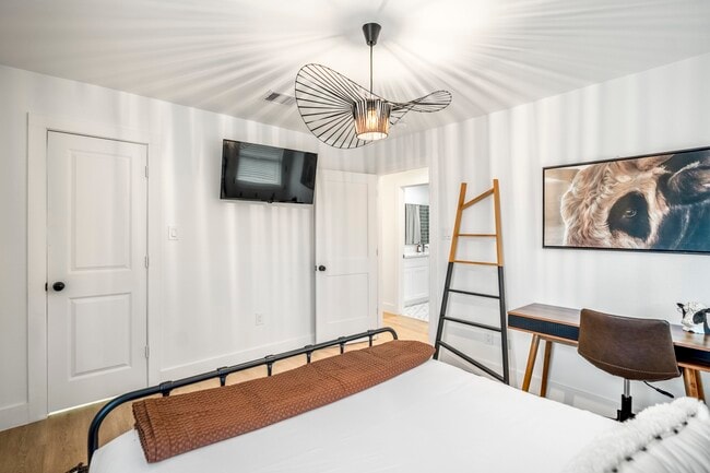 Building Photo - 9619 Chatfield St