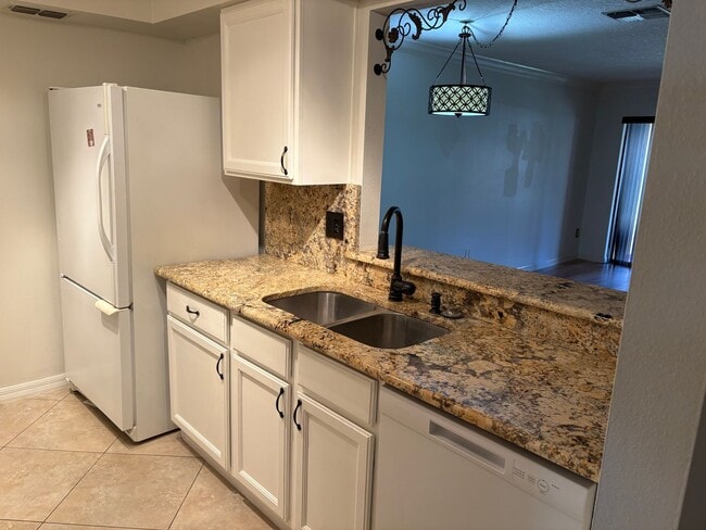 Photo - Beautiful 2 story townhouse in Cypress Club