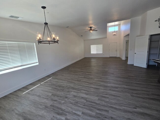 Photo - Beautiful, Clean 4 bedroom with Solar!!