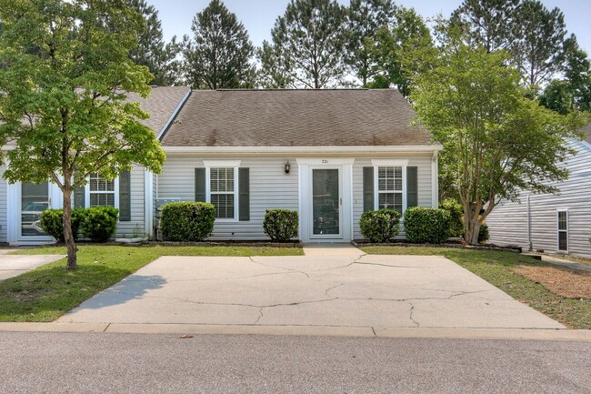 End Unit Townhome Evans - End Unit Townhome Evans