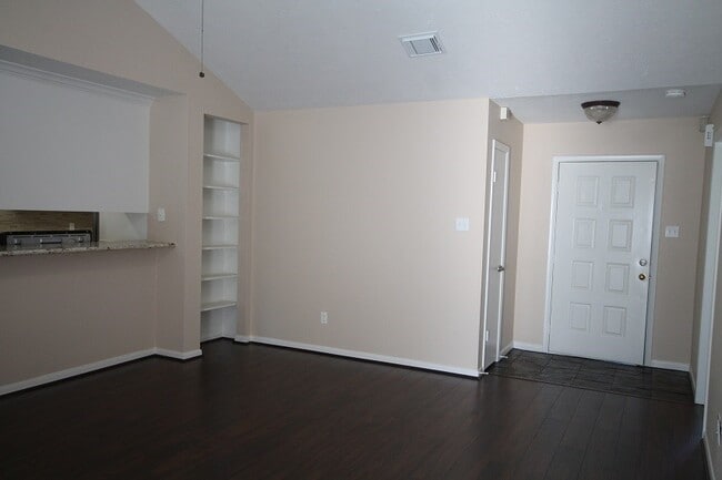 Photo - 2834 Old Fort Rd