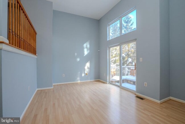 Photo - 128 S Barrow Pl