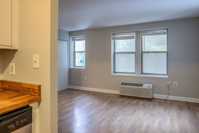 Building Photo - Spacious Studio Across from Meridian Hill Park!
