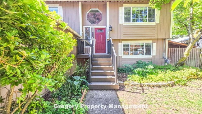 Photo - 622 204th St SE