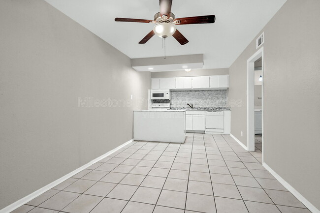 Photo - 816 S Crockett St Unit 3