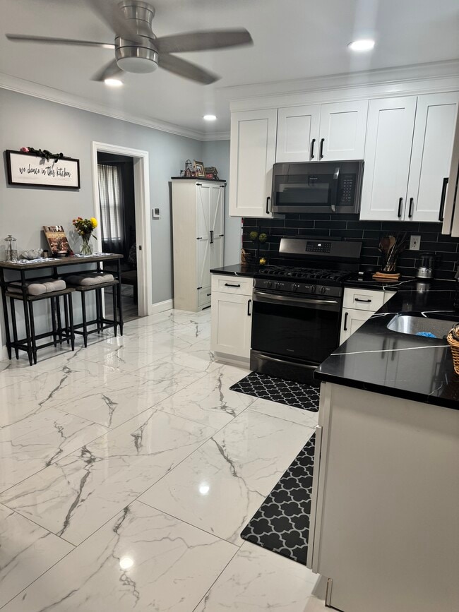 Building Photo - 110 Broadway Unit 1