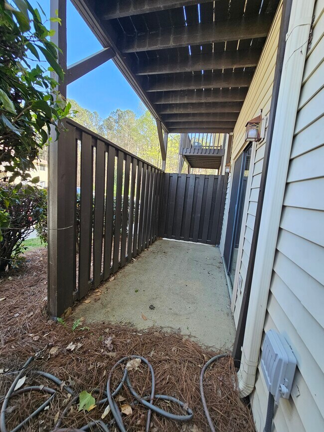 Photo - Wood Glen Apartments