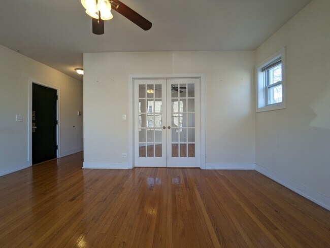 Photo - 1919 W Winona St Unit 1