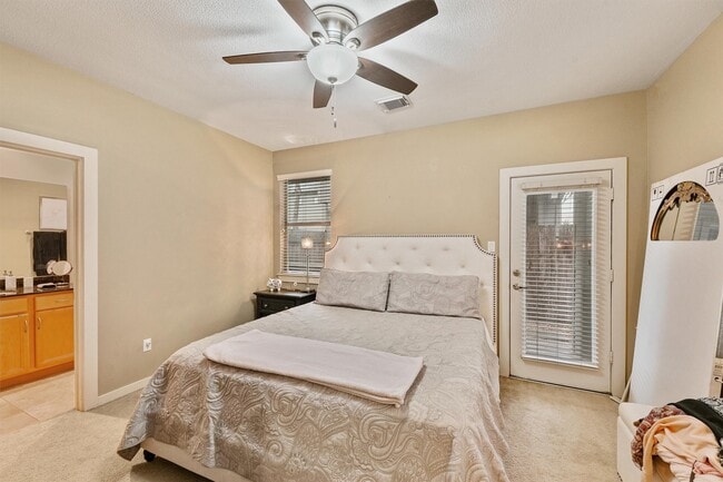 Photo - 4514 Center St Unit C