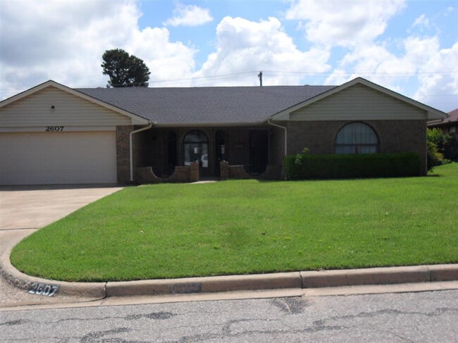 Building Photo - 2607 Fedderson Dr