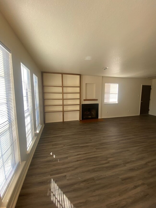 Photo - los-2940 Unit A