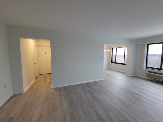 Main area - 3601 Wisconsin Ave NW Unit 810 - Penthouse