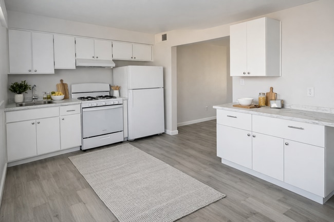Building Photo - 18041 N 40th Pl Unit 3