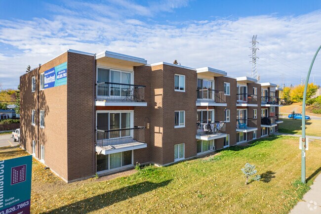 Building Photo - Cathy Manor