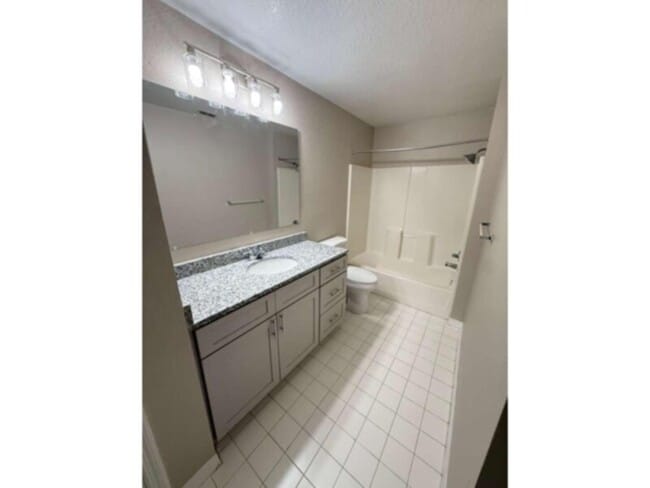 Photo - 2 bed 2 bath condo at CYPRESS FARIWAY
