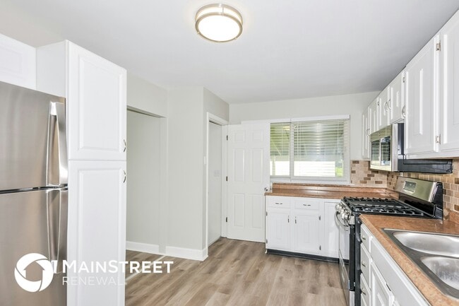 Photo - 635 Loyola Dr