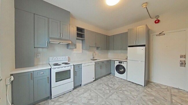 Photo - 1154 & 1158 Queen Street West