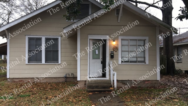 Building Photo - 202 Lazarre Ave