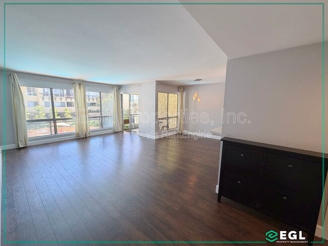 Photo - 6275 Canterbury Dr Unit 204