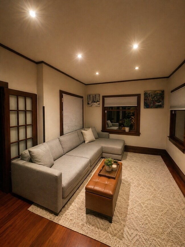 Photo - 769 S Corona St