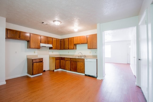 Photo - Brighton Manor