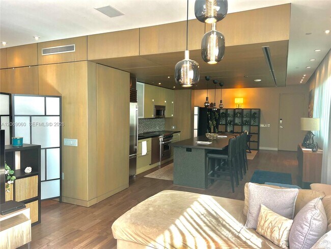 Photo - 1700 Meridian Ave Unit 206