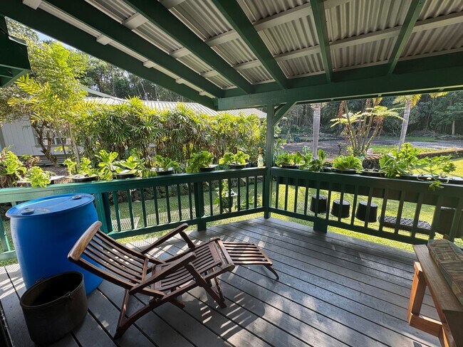 230 Kapualani St