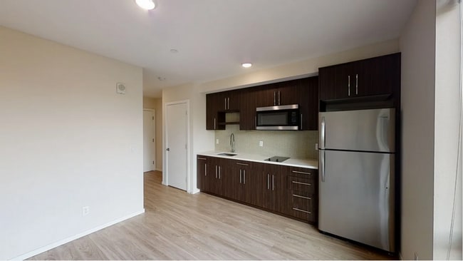 Photo - Move In Your Way: $250 Gift Card + Choice of Essentials! Unidad 411