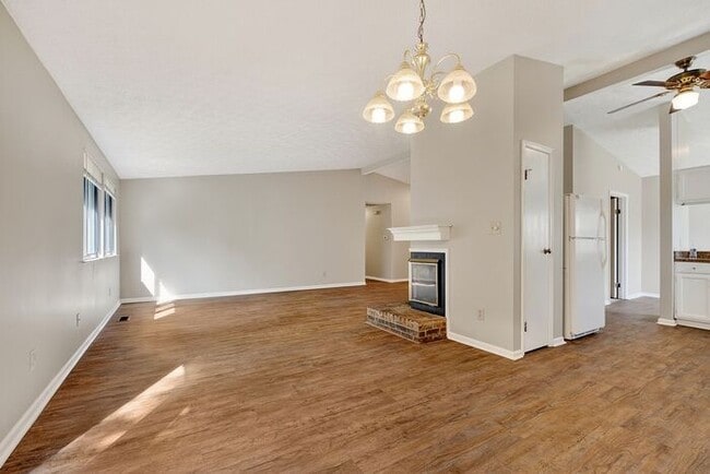 Photo - Beautifully Home with Large Backyard & 2-Car Garage in York Subdivision